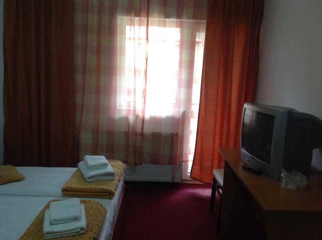 Hotel Panoramic Монеаса Стая снимка