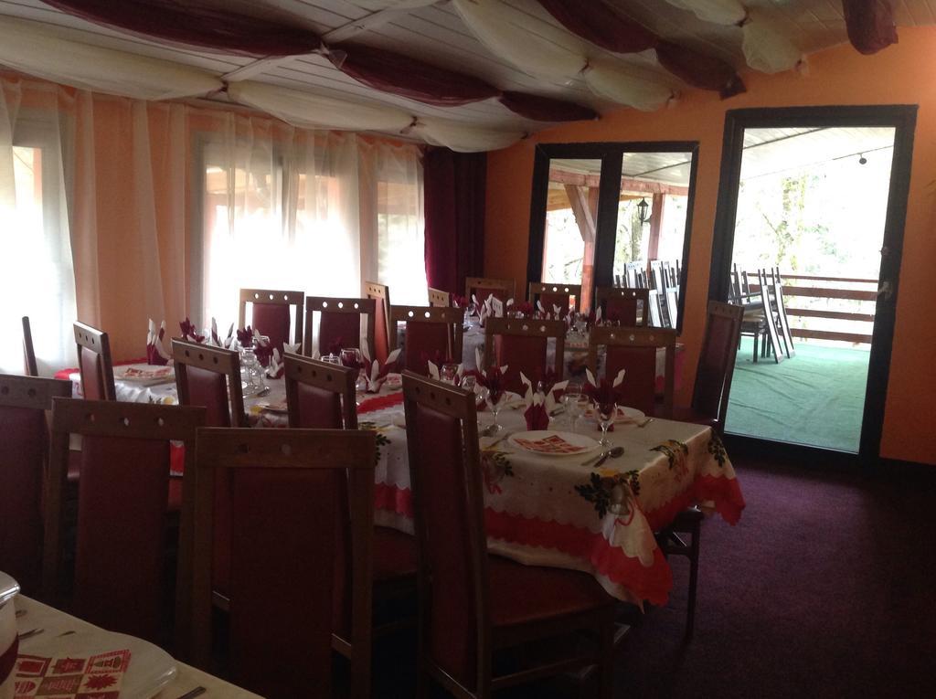 Hotel Panoramic Монеаса Стая снимка